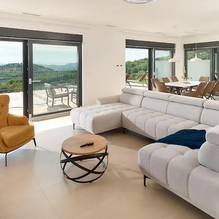 Luxurious In בית נופש *